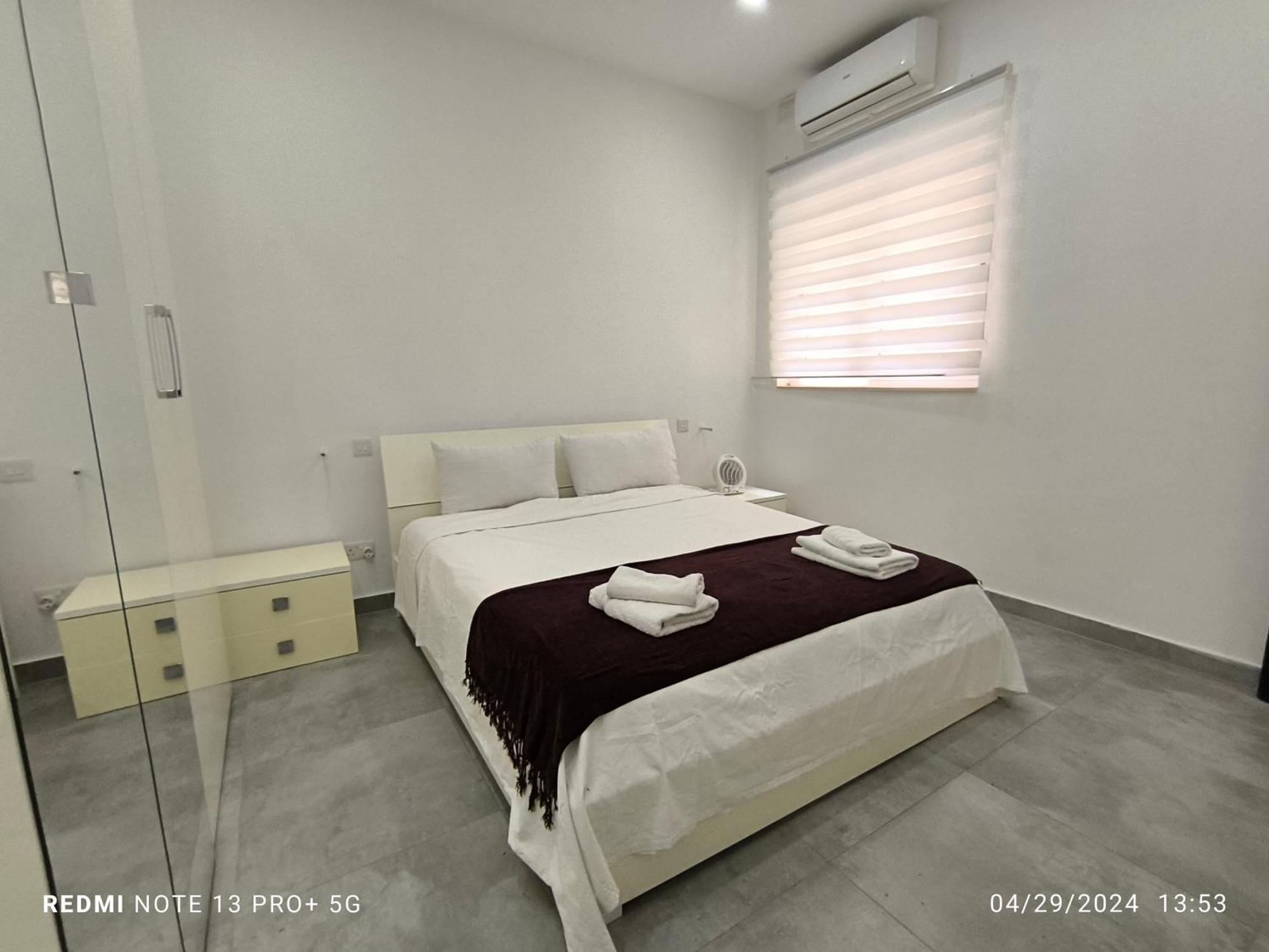 One Bedroom Tea Apartment Il-Gzira Eksteriør billede