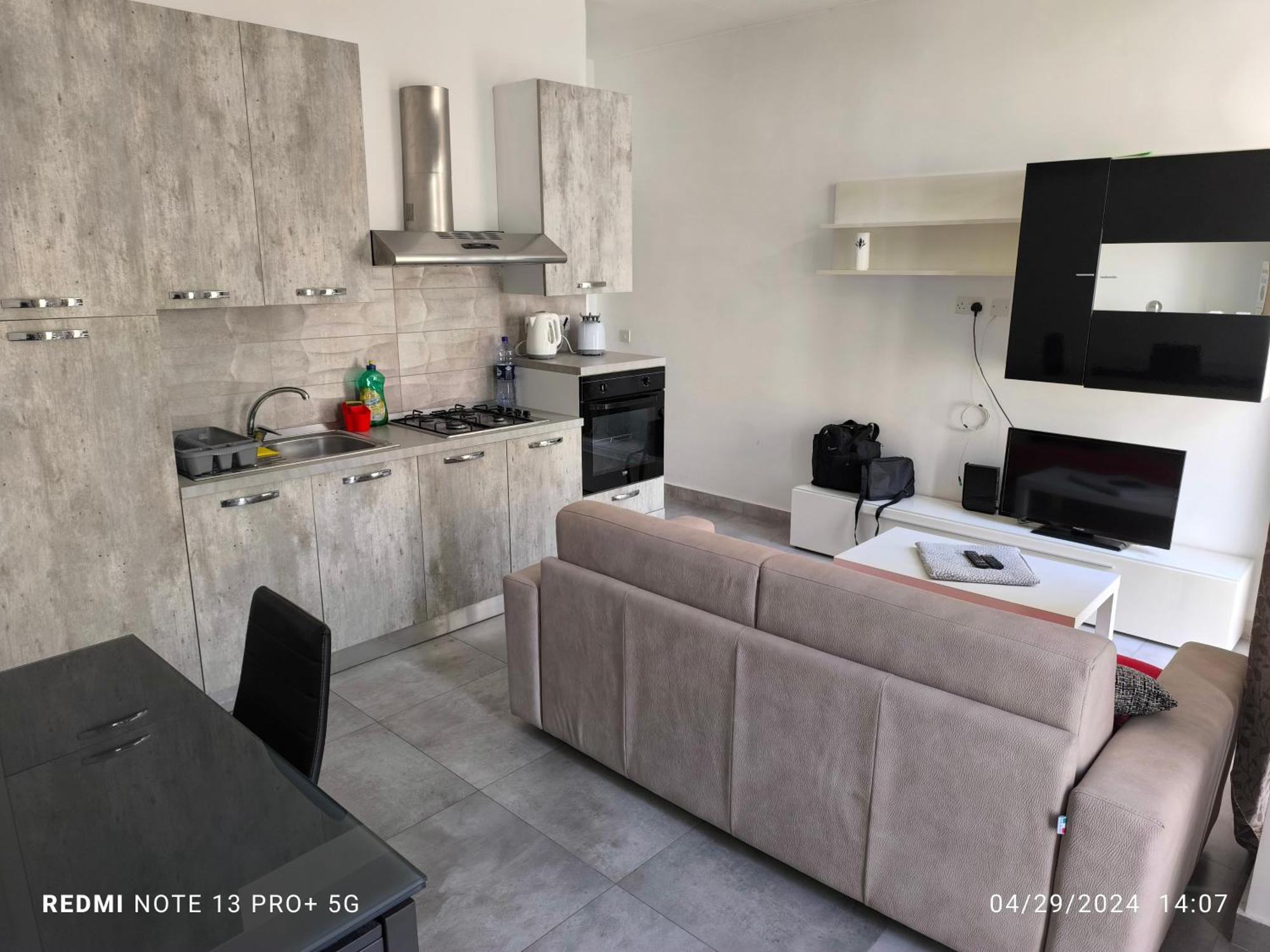 One Bedroom Tea Apartment Il-Gzira Eksteriør billede