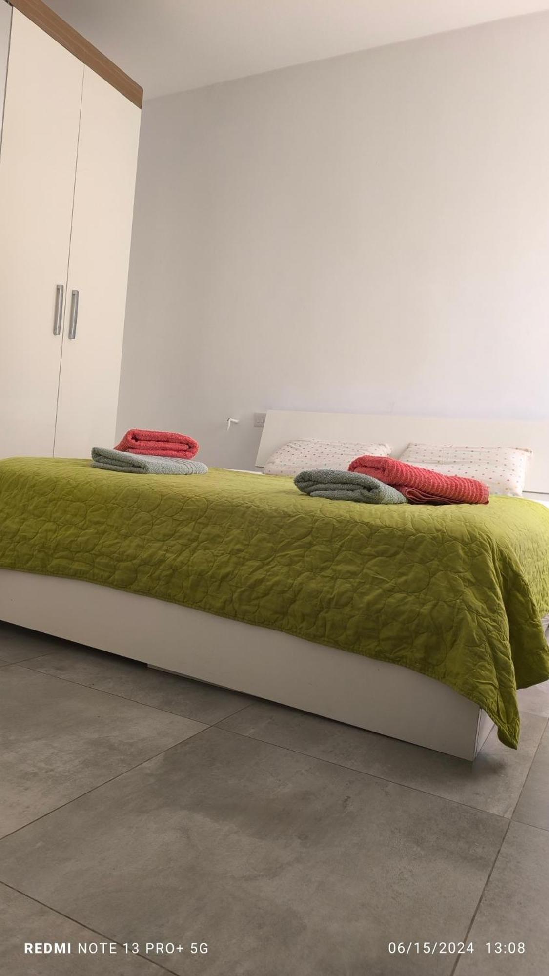 One Bedroom Tea Apartment Il-Gzira Eksteriør billede