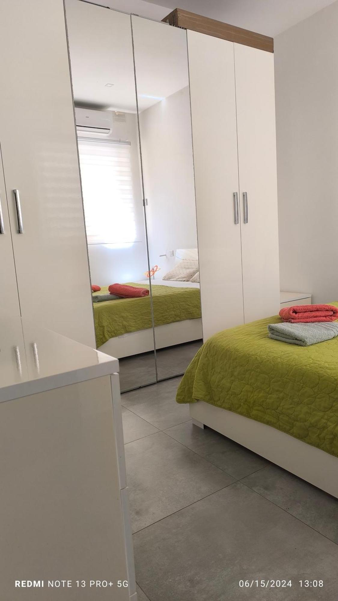 One Bedroom Tea Apartment Il-Gzira Eksteriør billede