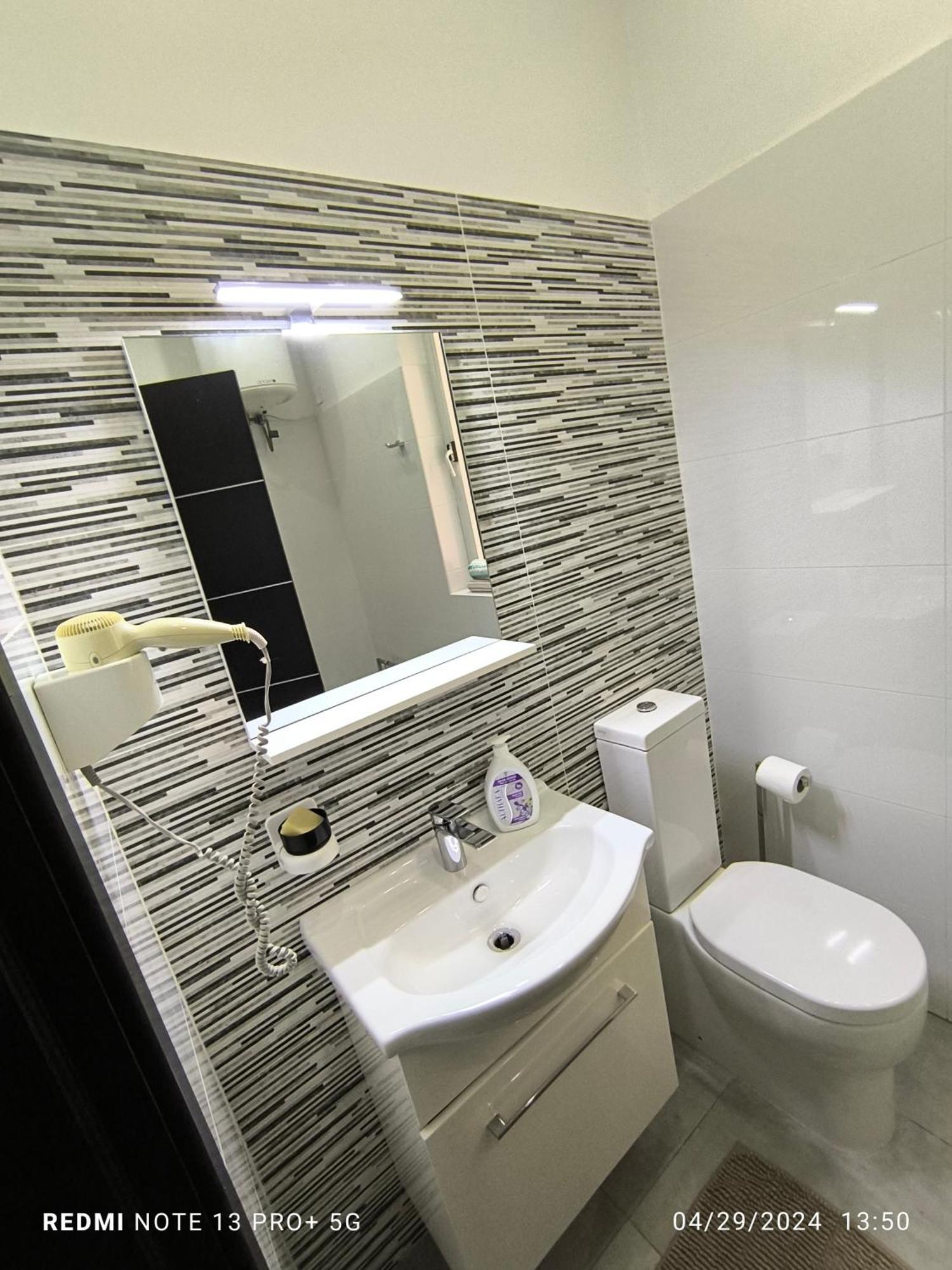 One Bedroom Tea Apartment Il-Gzira Eksteriør billede