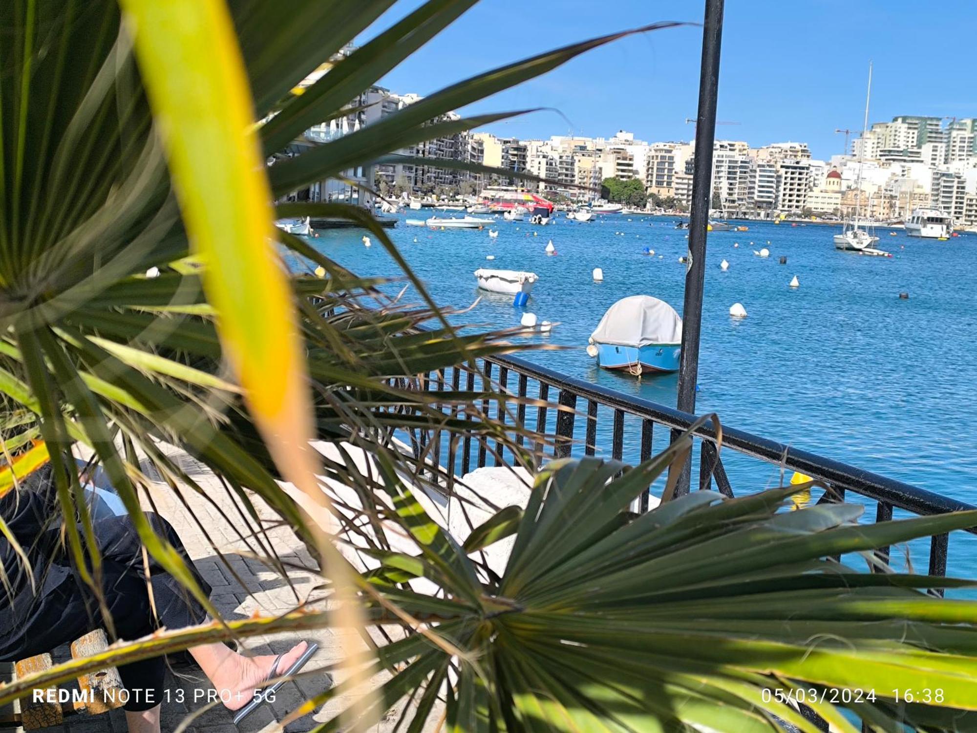 One Bedroom Tea Apartment Il-Gzira Eksteriør billede