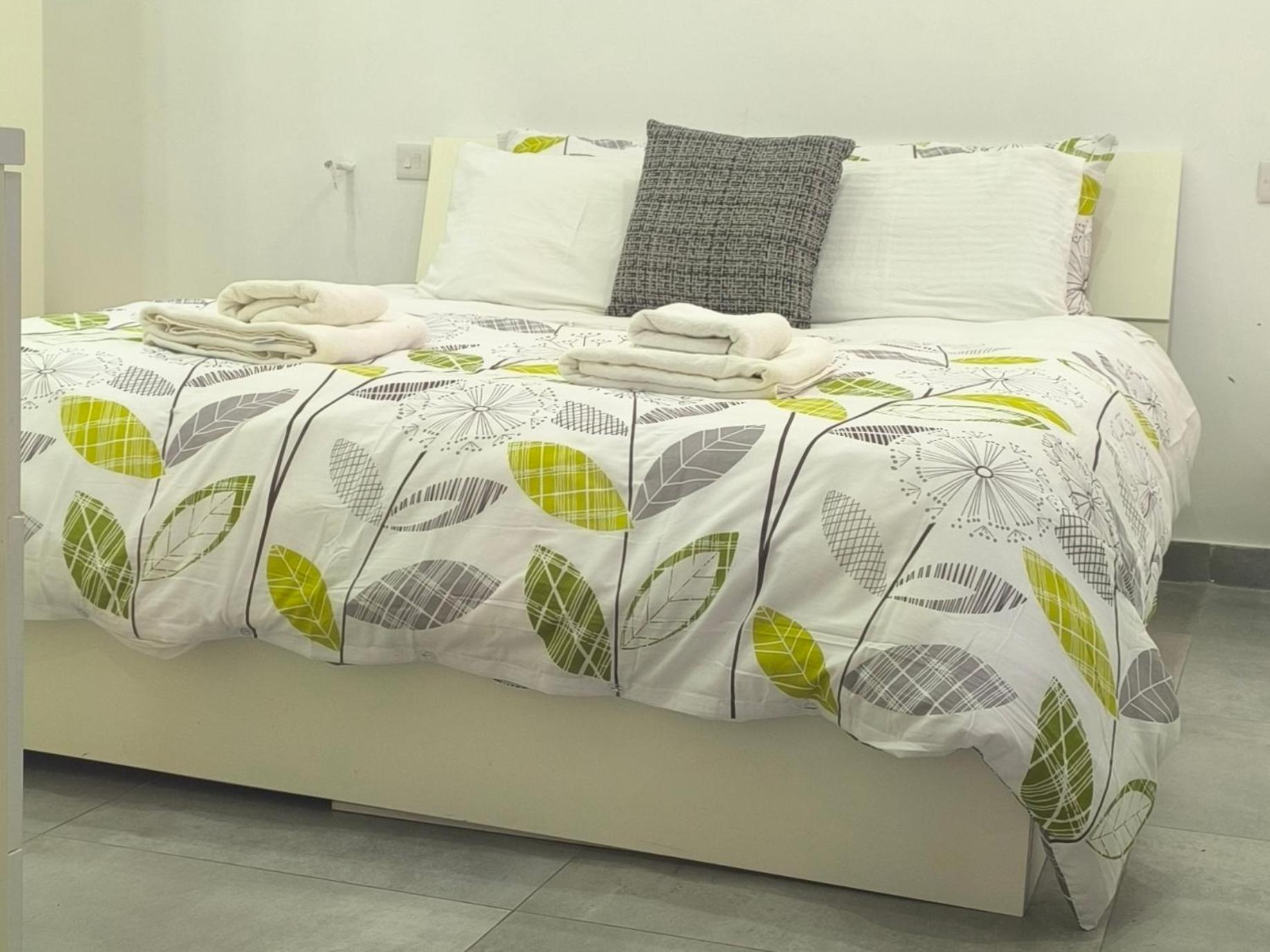 One Bedroom Tea Apartment Il-Gzira Eksteriør billede