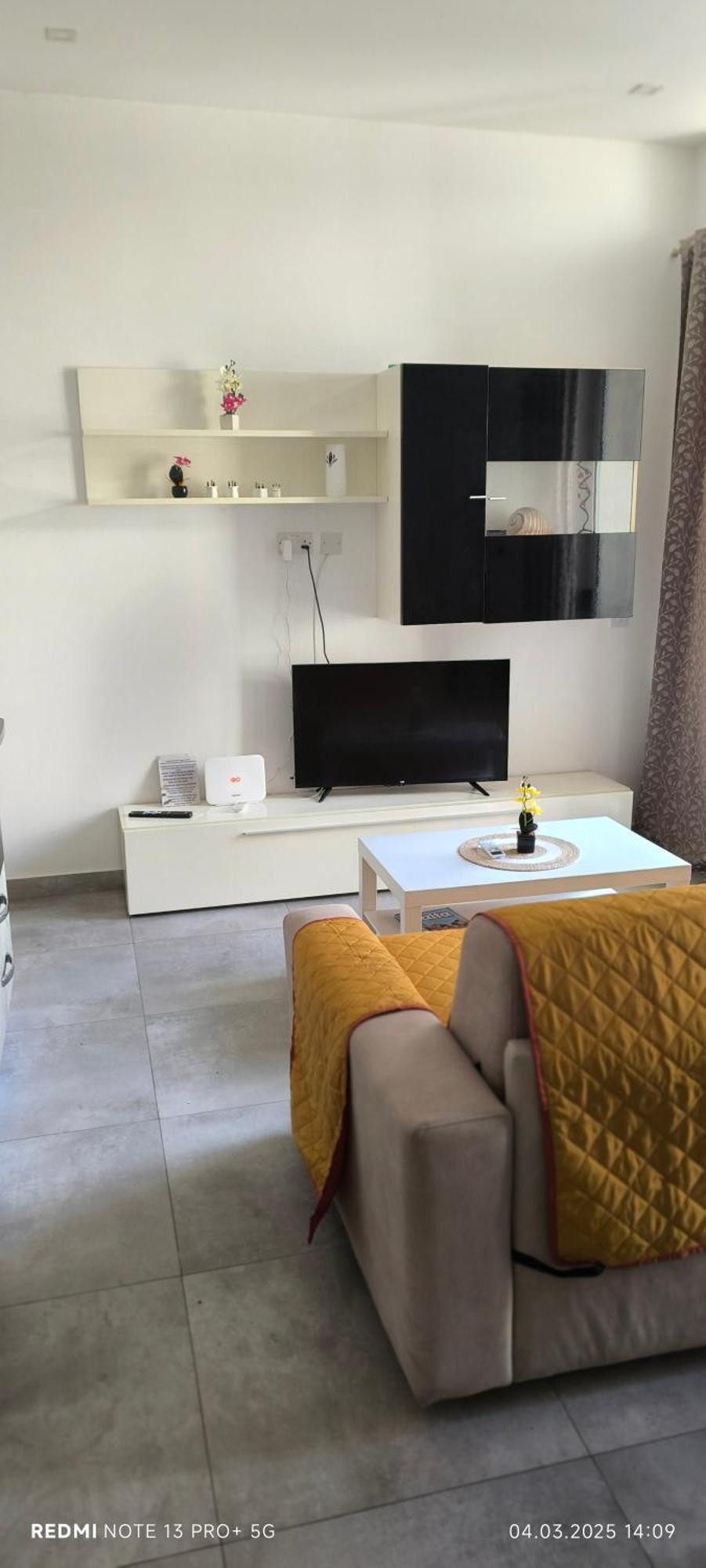One Bedroom Tea Apartment Il-Gzira Eksteriør billede